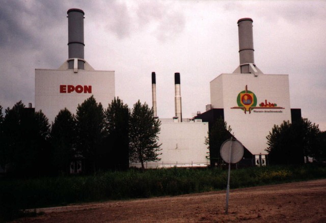 Van links naar rechts: Eenheid 1 en 2 in  1996
